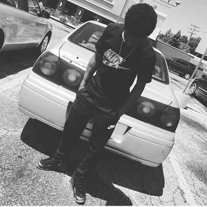 Meet your Posher, Desham